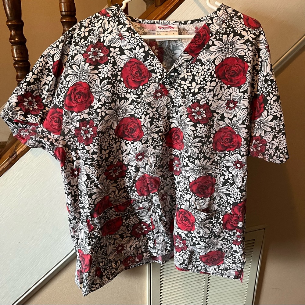 Durable Fashion Scrub Wear Floral Print Scrub Top